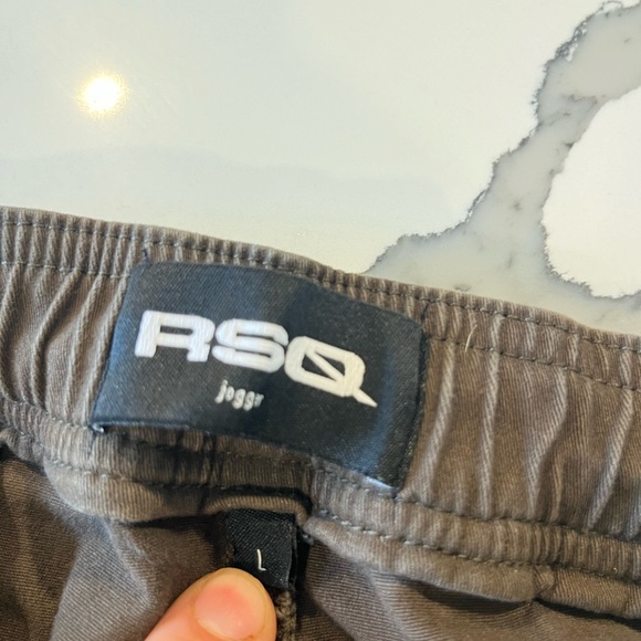 Cargo pants - Picture 2 of 2